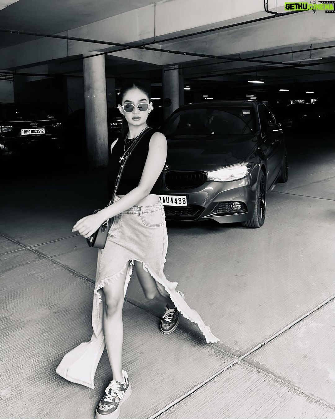 Anushka Sen Instagram - Denim days 🧋 . Skirt @fashionnova ✨