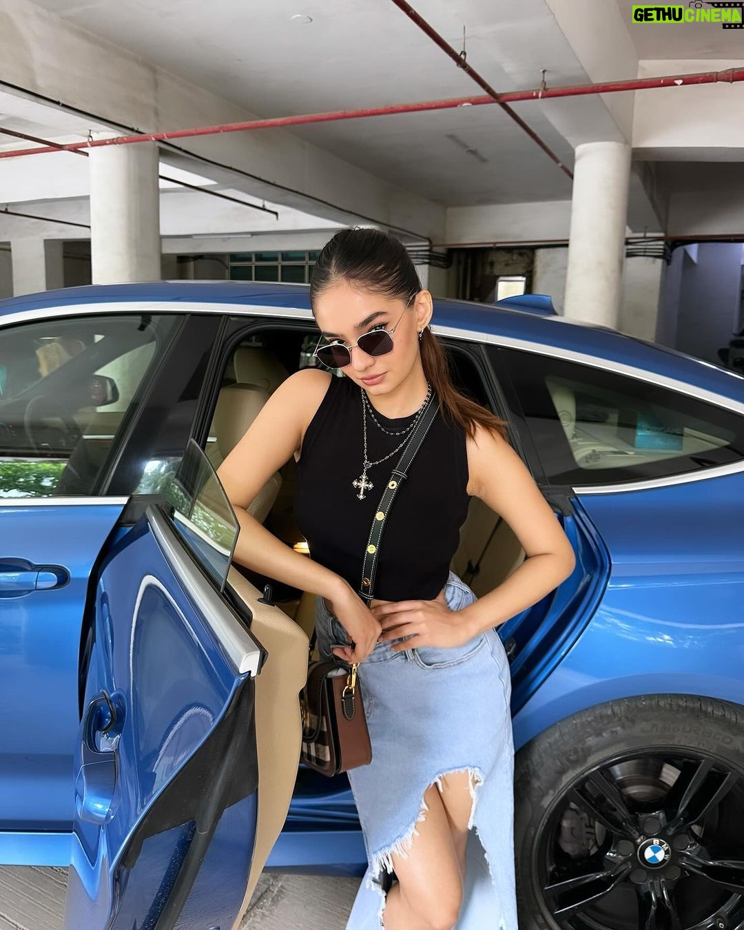 Anushka Sen Instagram - Denim days 🧋 . Skirt @fashionnova ✨