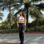 Anushka Sen Instagram - shoot day 🎥🦦 . Wearing @bonkers.corner
