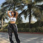 Anushka Sen Instagram - shoot day 🎥🦦 . Wearing @bonkers.corner