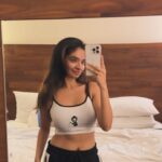 Anushka Sen Instagram - shoot day 🎥🦦 . Wearing @bonkers.corner
