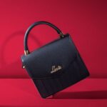 Anushka Sharma Instagram - When in doubt, go black with @lavieworld! 🖤👜 Get amazing deals on Lavie bags now! @myntra #BigFashionFestival 💯 #LavieWorld #lavieenrose #LaviexAnushka #BFF #Myntra #FickleIsFun #handbag #sale