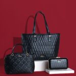 Anushka Sharma Instagram – When in doubt, go black with @lavieworld! 🖤👜 
Get amazing deals on Lavie bags now! 
@myntra #BigFashionFestival 💯 #LavieWorld #lavieenrose #LaviexAnushka #BFF #Myntra #FickleIsFun #handbag #sale