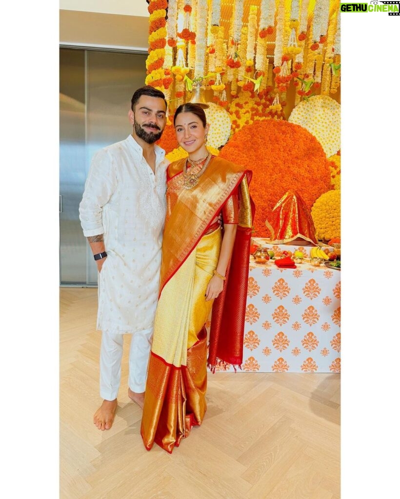Anushka Sharma Instagram - Happy Ganesh Chaturthi 💛🌺🧡