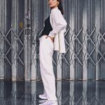 Anushka Sharma Instagram - Boldly black. Effortlessly white. Fiercely PUMA. 🖤🤍@pumaindia Click the link in bio to shop your favourite PUMA styles or visit PUMA.com, App & Stores.