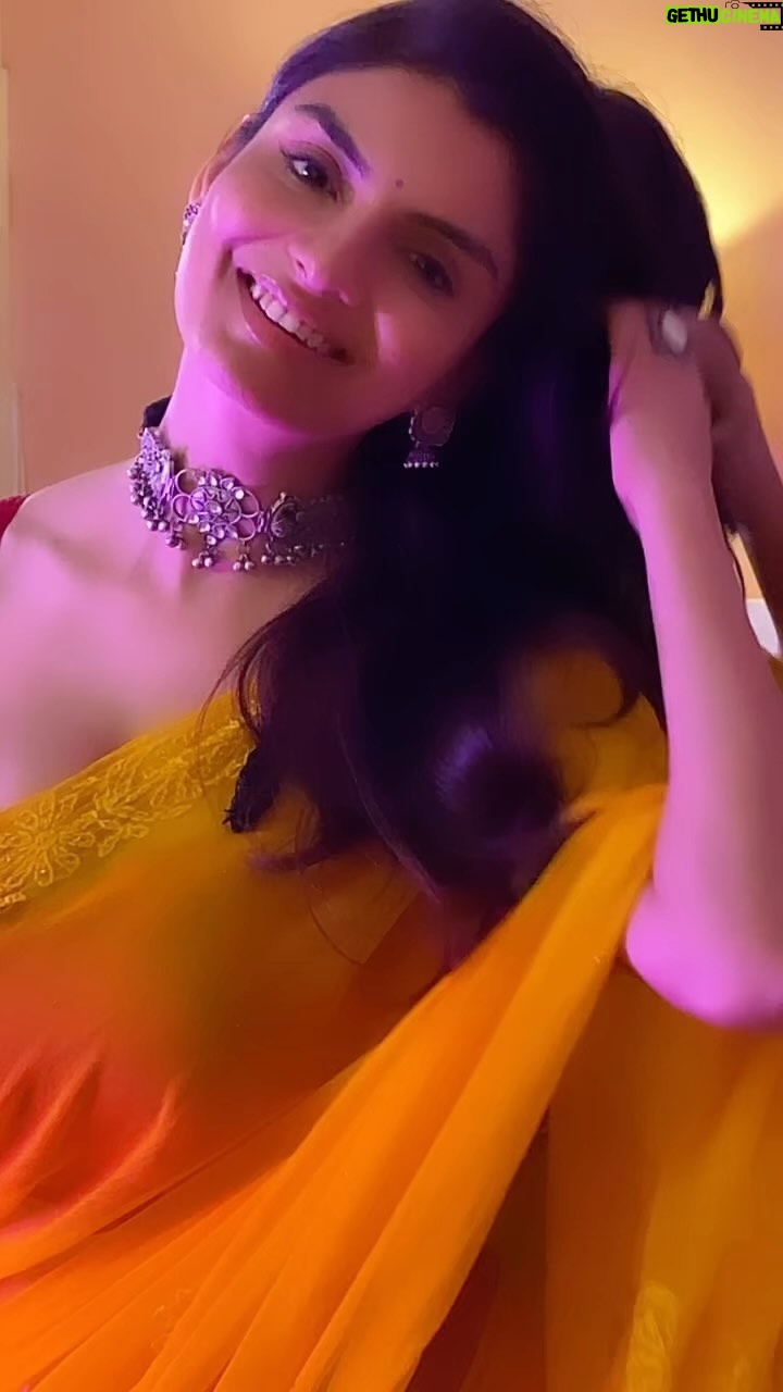Anveshi Jain Instagram - यही कहोगे तुम सदा की दिल अभी नहीं भरा ।।अभी ना जाओ छोड़ कर .. India