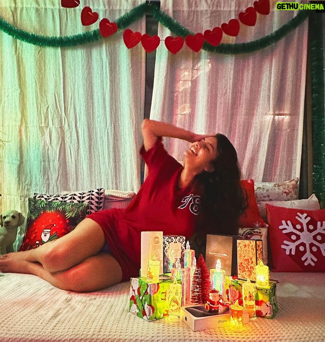Anveshi Jain Instagram - 🎄🤩🥰✨✨✨✨