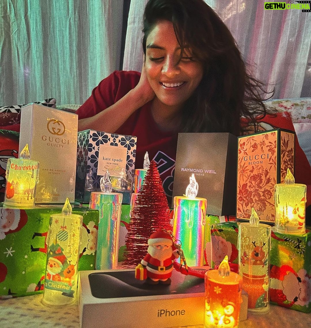 Anveshi Jain Instagram - 🎄🤩🥰✨✨✨✨