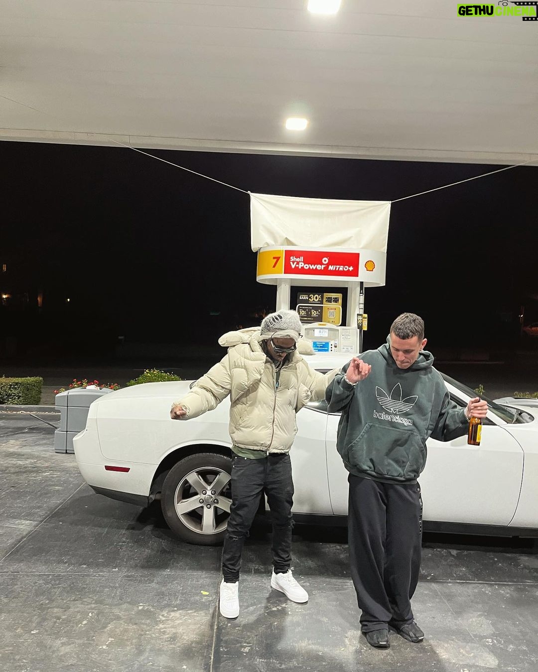 Ar贸n Piper Instagram - TIRED @richthekid VIDEO OUT 30/3 馃枻