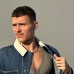 Arón Piper Instagram – Te compré 💐 porque ya tienes un rolex… Paris, France
