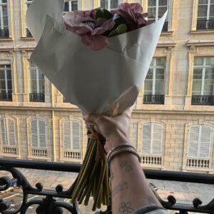 Arón Piper Instagram - Te compré 💐 porque ya tienes un rolex…