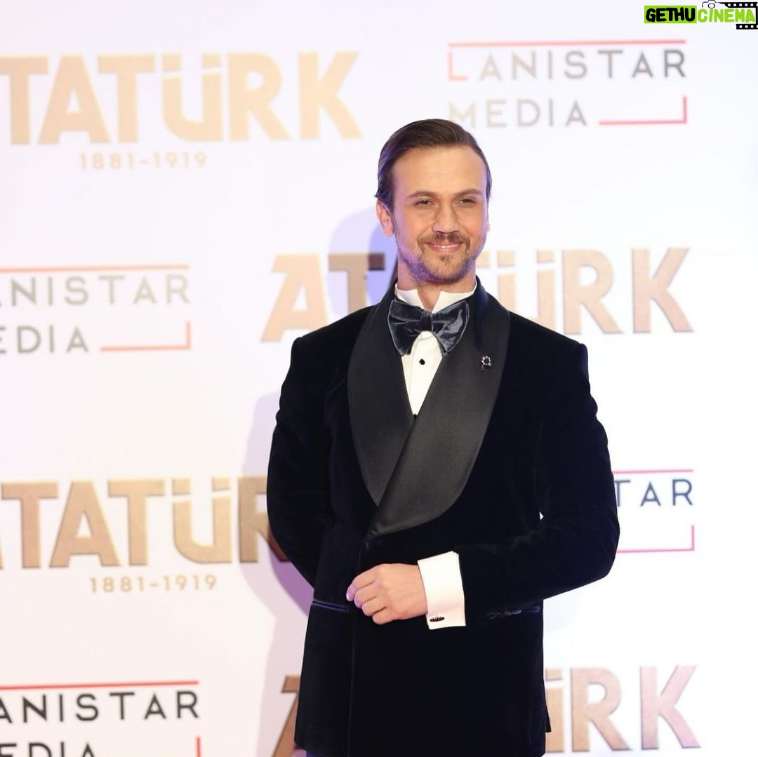 Aras Bulut İynemli Instagram - Bu film 2.5 yıllık bir süreç benim için… Öğretici, zorlu ama zevkli, heyecanlı ve umutlu bir süreçti. Yola çıkarken dileğim onun varlığına fikirlerine vizyonuna layık olabilmekti. Umarım layık olabilmişimdir. Emeğini kalbini koyan tüm Atatürk Filmi emekçilerine çok teşekkür ediyorum . Sizinle bu yolda yürümek benim için onurdur . Ama en başta üstün zekası , cesareti ve kocaman vatan sevgisiyle ömrünü adayarak bize bu vatanı hediye eden paşam Ulu Önderimiz Mustafa Kemal Atatürk’e çok teşekkür ederim. Cumhuriyetimizin 100. Yılı kutlu mutlu olsun. 🇹🇷❤️ This movie has been a 2.5-year journey for me... It was an instructive, challenging yet enjoyable, exciting, and hopeful process. My wish when I started this journey was to be worthy of his existence, his ideas, and his vision. I hope I have been able to be worthy. I am deeply grateful to all the hardworking individuals who put their hearts and souls into the Movie of Atatürk . It is an honour for me to walk this path with all of you. But, above all, I would like to thank our great leader, Mustafa Kemal Atatürk, who dedicated his life with his extraordinary intelligence, courage, and immense love for our homeland, and gifted us this nation. Happy 100th anniversary of our Republic. 🇹🇷❤️