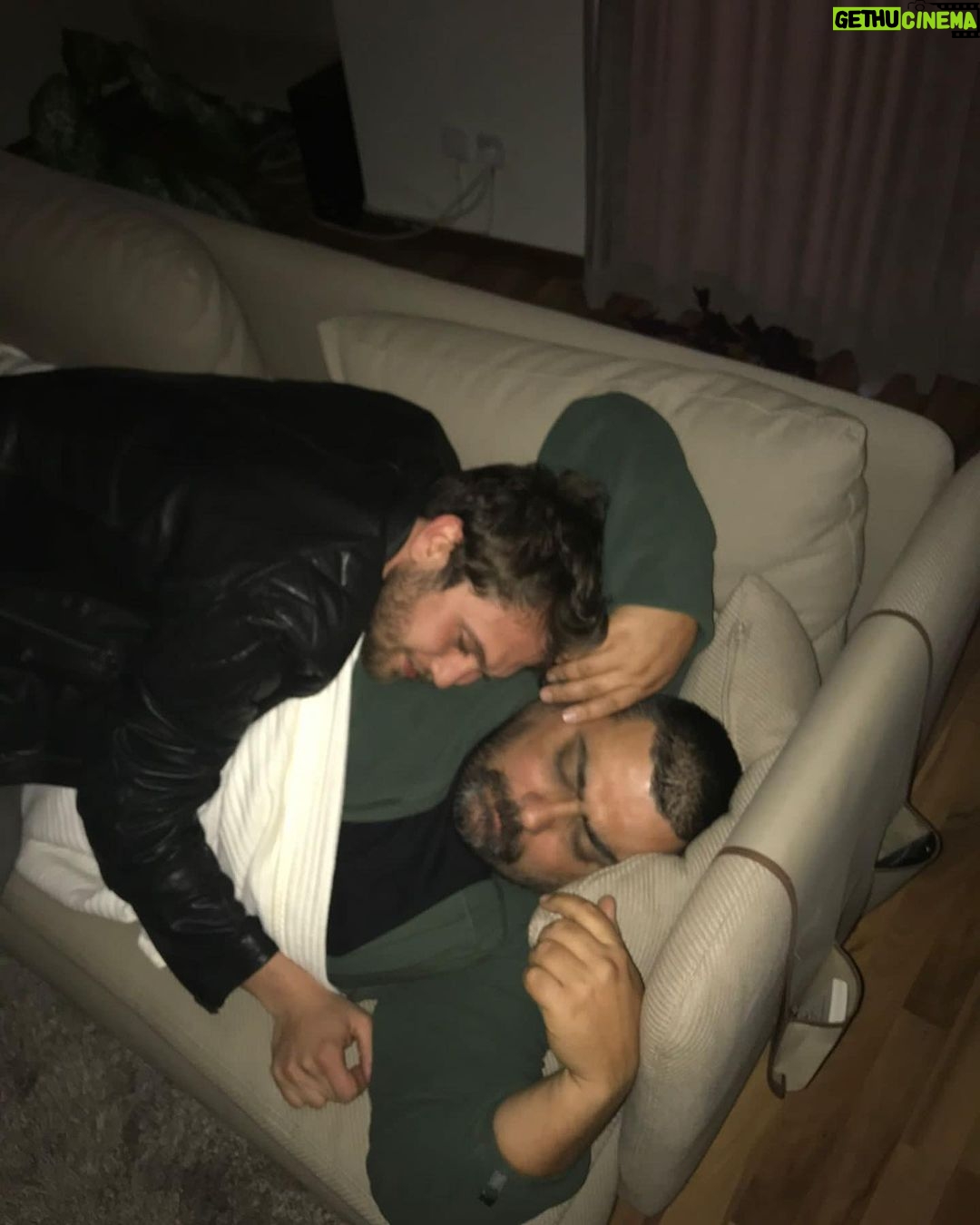 Aras Bulut İynemli Instagram - Sen hep yaşayacaksın Kök! Seni çok seviyorum güzel adam! Senden sonrası tufan…