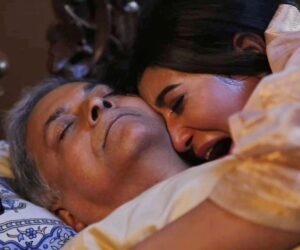 Aratrika Maity Instagram - বাবার মৃত্যুতে সংসারের সব দায়িত্ব নিজের কাঁধে তুলে নিলো রাই। নিজের বোনের বিয়ে দিতে করলো নিজের ভালোবাসার আত্মত্যাগ!
দেখুন "মিঠিঝোরা" এই বৃহস্পতি ও শুক্রবার @ 9:30pm, শুধুমাত্র Zee Bangla-র পর্দায়।

#MithiJhora
#ZeeBangla