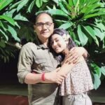 Aratrika Maity Instagram – বয়স কি বাড়ছে? 
একেবারেই না।🙊 
Happy birthday to my hero! ❤️