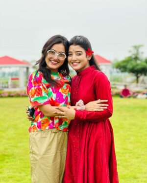 Aratrika Maity Instagram - Happy birthday mithul ❣️❣️khb taratari boro hoye jah.❣️❣️aro bhalo kaj kor ❣️❣️Erm e pagli thakhis 😘😘love you 😘😘
@aratrika_official_