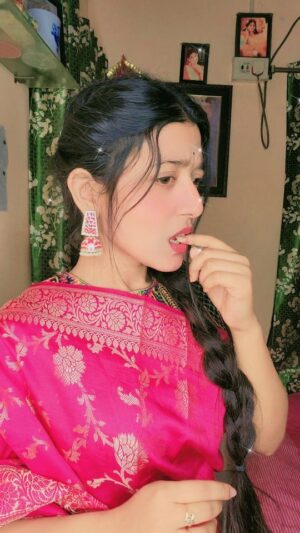 Aratrika Maity Instagram - Tried something different! 🙈
@adityamovies
@
#trending #reelkorbofeelkorbo