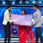 Aratrika Maity Instagram - Winner! 🥳🤗💃❤️ Thank you @zeebanglaofficial 🙏❤️ #dadagiri #MithiJhora #raishourya