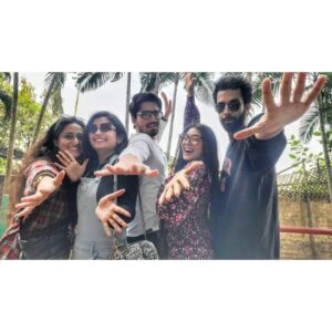 Aratrika Maity Instagram - The world is ours ❤️
This group = all I need ❤️
#MithiJhora
#picnic