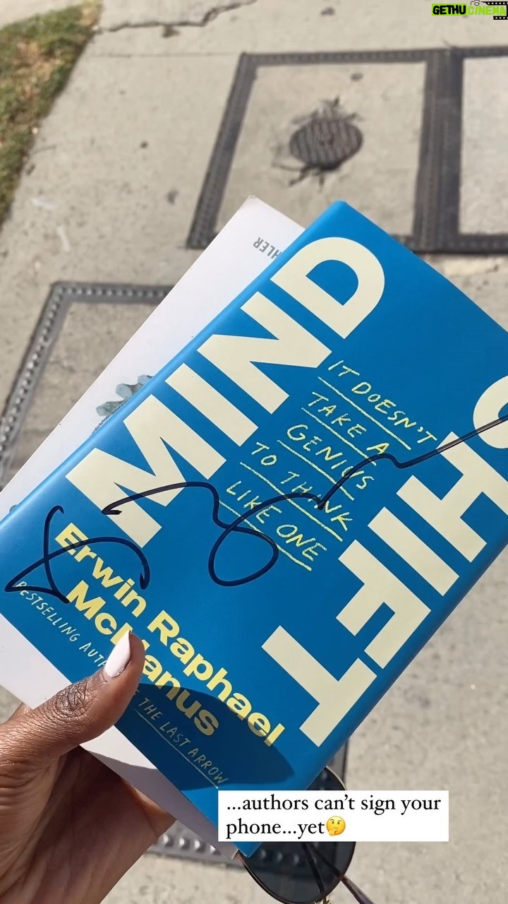 Ariel D. King Instagram - #mindshift relaxing and insightful Sunday #bookclub
