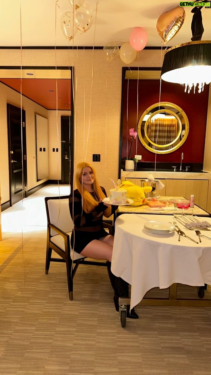 Ariel Winter Instagram - Finallyyyy getting around to sharing highlights from the best birthday/anniversary trip at @wynnlasvegas š 6th birthday in a row at Wynn and not ever planning on stoppingš Some of my favorite moments from the trip: - The FOOD. We had our anniversary dinner at Lakeside and my birthday dinner at @mizumi.wynnlv and both were amazing𤤠- The shows! We saw @awakening.wynn and it was š - Being with the people I love ā¤ļø Miss it already!!!! Canāt wait to go back. Thank you for having meš„¹