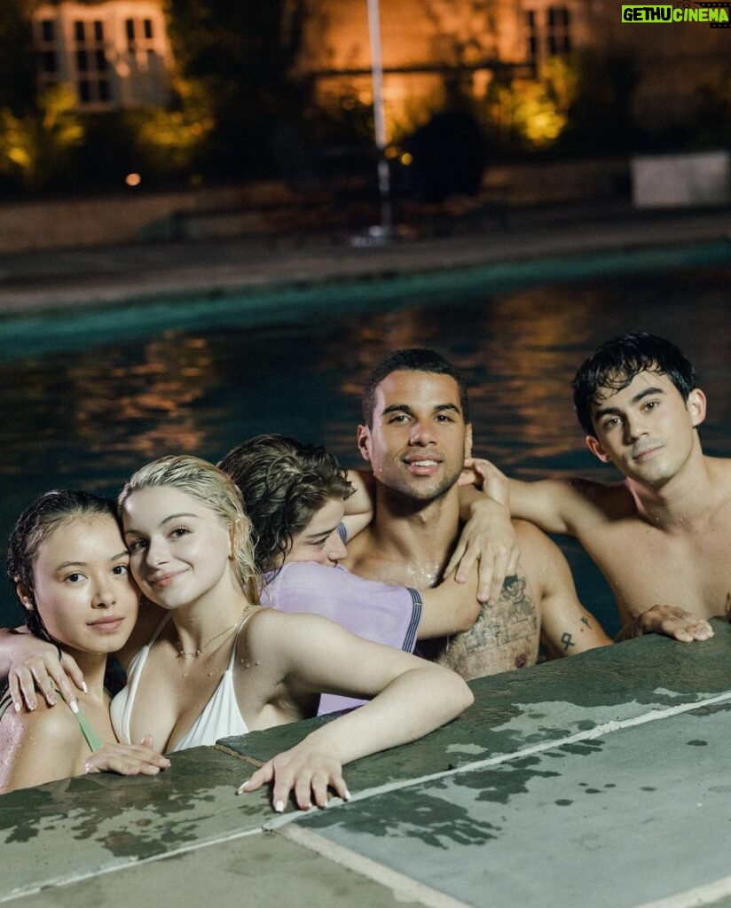 Ariel Winter Instagram - ✨ hot squad, cool pool summer @poolsmovie ✨ Chicago, Illinois