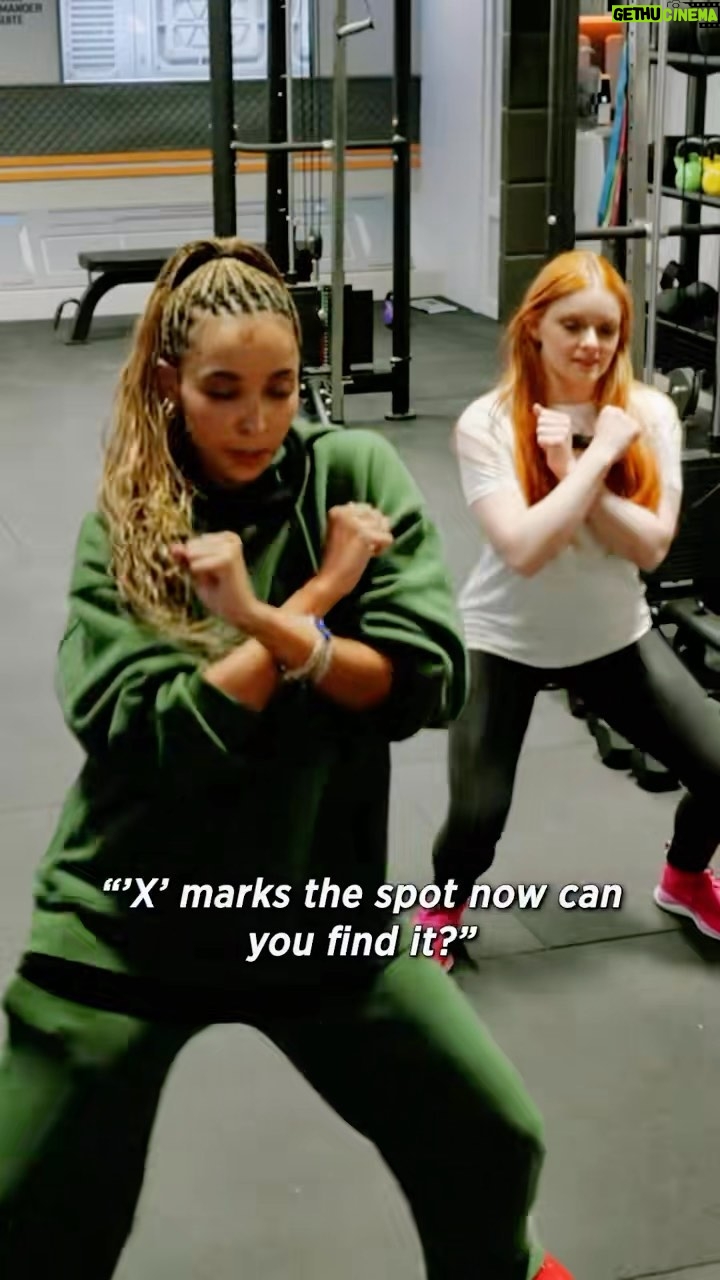 Ariel Winter Instagram - Basically @adaripp & I are @tinashenow’s new back up dancers 😌 New episode of #StarsOnMars tonight on @foxtv at 8/7c ✨ #dance #reels #music #instagram