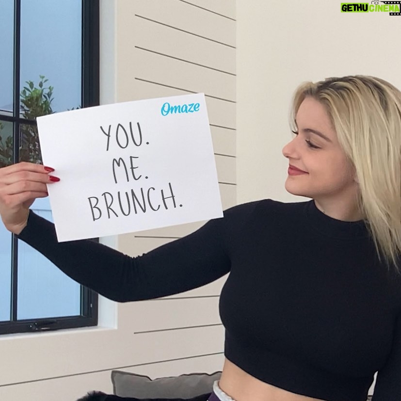 Ariel Winter Instagram - Don’t miss your chance to meet me in LA for the best brunch ever! Support the @cchsnetwork and enter at the link in my bio or go to omaze.com/ariel #omaze @omaze Los Angeles, California