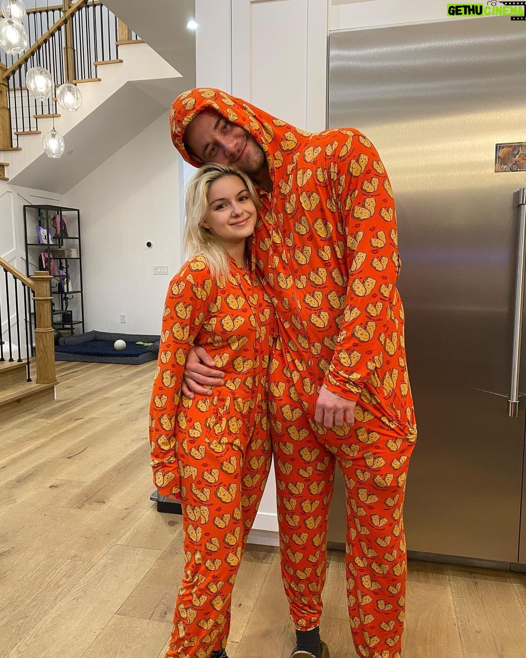 Ariel Winter Instagram - Happy birthday my love! 27 looks good on you😍 You are such a wonderful man and I am beyond grateful we get to do life together. So excited for this new chapter with you poots🥹❤️Thank you for being the extra special man + dog dad you are. We love you more than you know! 🎶lucky to be in love with my best friend🎶💞 @labenward