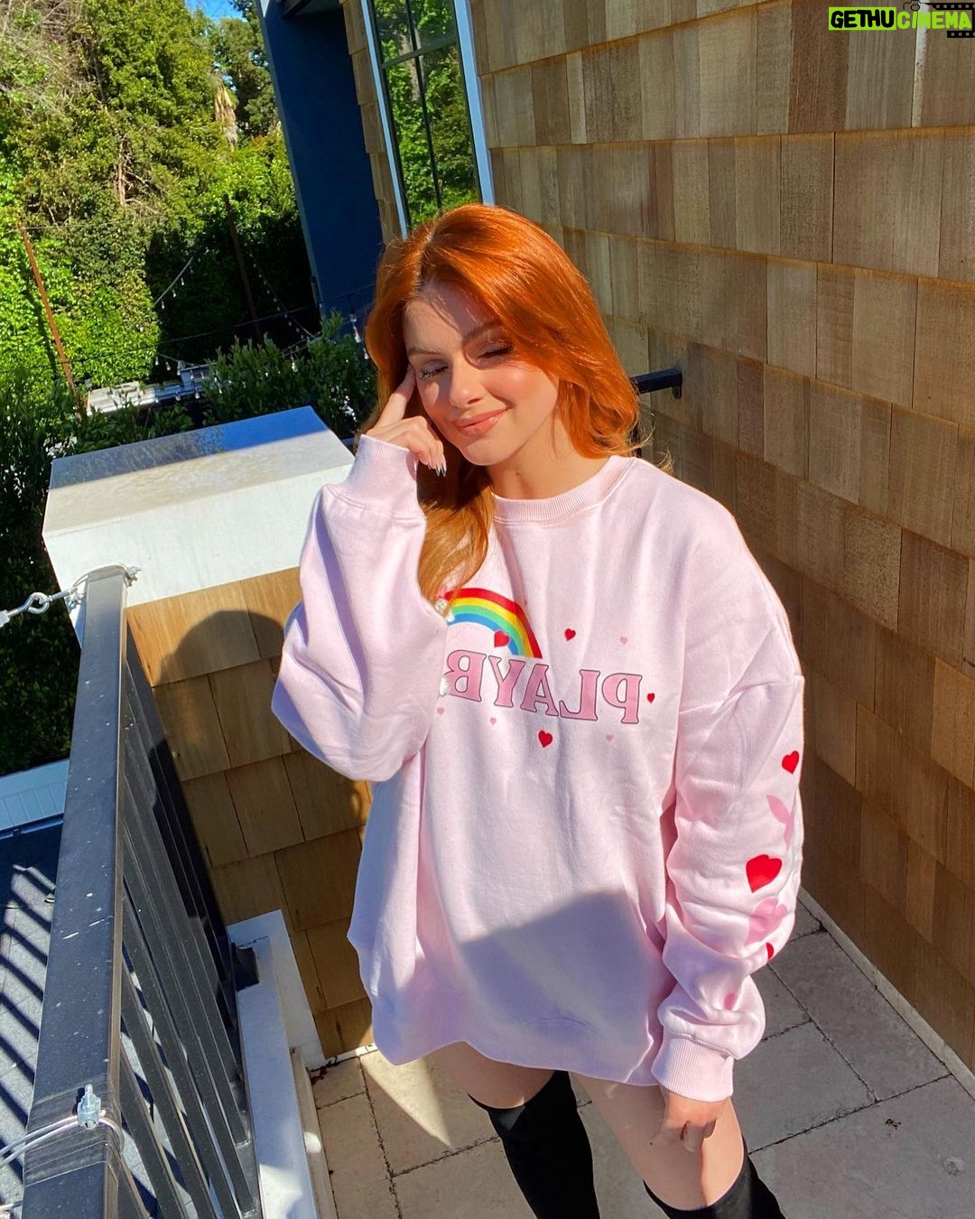 Ariel Winter Instagram - gallery of 🐰💘 Los Angeles, California