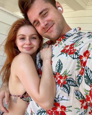 Ariel Winter Instagram - 🥕🔝

Does anyone else love games (especially board games) as much as we do? 😅 #skincare #beach #games #redhead #swimwear