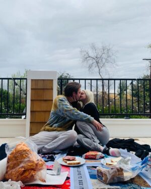 Ariel Winter Instagram - 💞23 and feeling loved & grateful💞