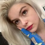 Ariel Winter Instagram - what we dreamed 2021 would be vs. the shitshow 2021 turned out to be 👀 and somehow my freckles are really out here even though I literally haven’t been in the sun for what feels like forever sooooooo 🤷🏼‍♀️💃🏼 #2021