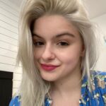 Ariel Winter Instagram - what we dreamed 2021 would be vs. the shitshow 2021 turned out to be 👀 and somehow my freckles are really out here even though I literally haven’t been in the sun for what feels like forever sooooooo 🤷🏼‍♀️💃🏼 #2021