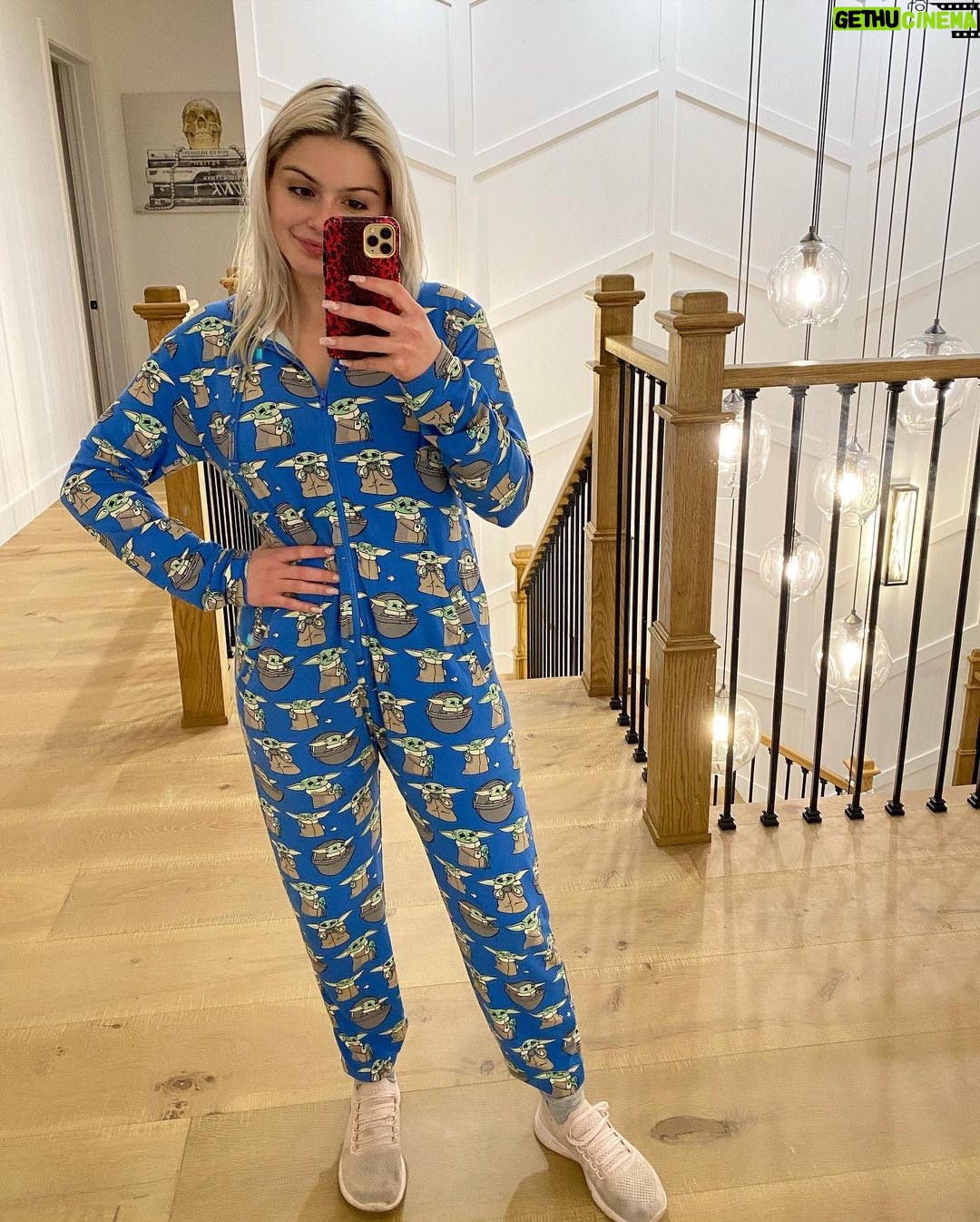 Ariel Winter Instagram - Christmas 2020 🥰 #grateful