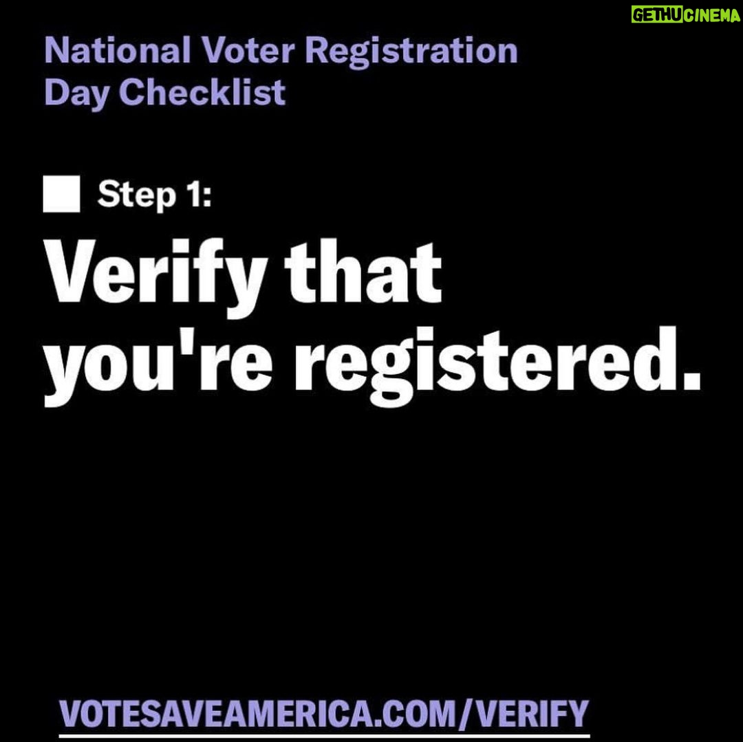 Ariel Winter Instagram - Today is #nationalvoterregistrationday !!!! I’m registered, are you? Are your friends and family registered? It takes less than a minute to make sure your voice is being heard— NO EXCUSES! #vote