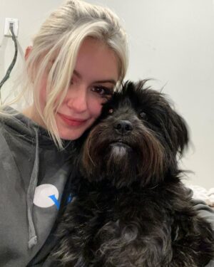 Ariel Winter Instagram - went from swimming to a surprise meet and greet with Chewbacca swipe to see the pics😍 my personal fav is pic 4 jussssst saying #chewbacca #starwars #chewbaccadog #rescuedogsofinstagram #rescue #mybaby #rescuedog #dog #dogsofinstagram #quarantinelife @americanhumane