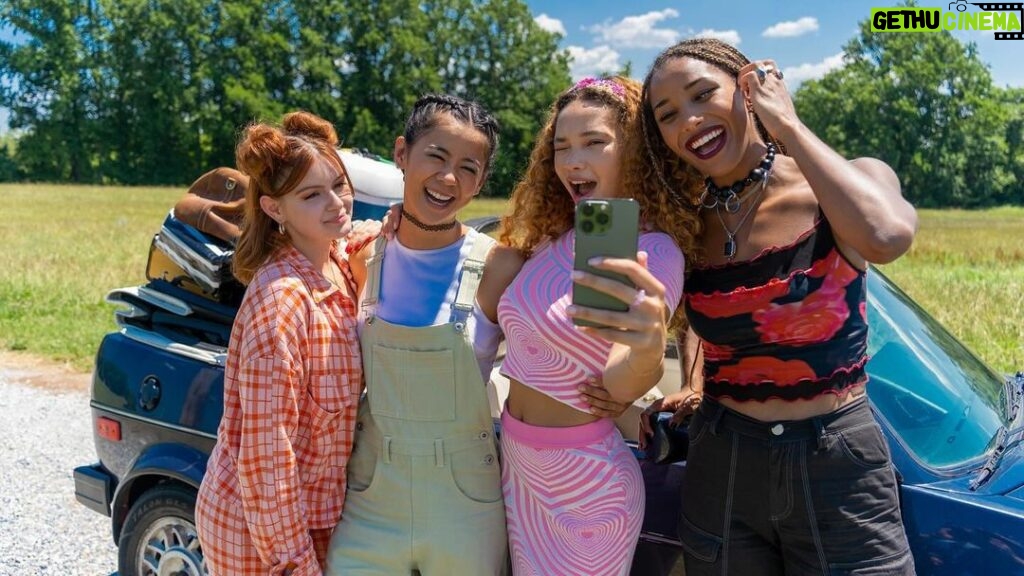 Ariel Winter Instagram - Got Tripped Up with my girls 😍❤️ So grateful for our amazing cast & crew🥹 Tripped Up is available on VOD now✨✨✨✨ #trippedup
