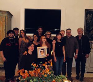Ariel Winter Instagram - I can see how this looks but Ty is alive and well I PROMISE😂❤️ He’ll definitely be there for the next one 😉🎉 #modernfamily