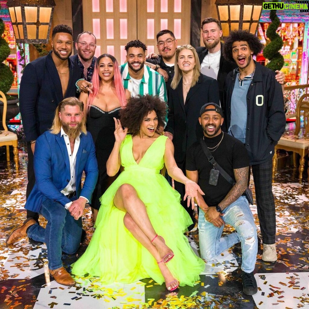Arisa Cox Instagram - MEGA LOVE to these LEGENDS for coming to play with us this season! Kevin, Tychon, Erica, Kiefer, Victoria, Adam, Jedson, Brittnee, Hermon, Moose, Chris and those who couldn’t make the Finale - Topaz, Sarah, Adel, Betty & the one and only Rachel Reilly 💛💛💛 #BBCAN11 @bigbrotherca @globaltv @insight.productions @lisawilliamsstyle @kevintedjacobs @tychonxcarter @flatshanlon @victoriabbcan9 @kiefreel @hermsy @moosebendago @ericahilll @3douily @bethlahemyirsaw @adampikefitness @chriswyllieofficial @rachelereillyvillegas @brittneecblair @jedtavernier 📸 @joanna_bell_photographic_art @unitphotog