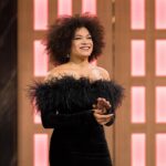 Arisa Cox Instagram - Finale-Eve GLAM #BBCAN11 Thank you for this dark velvet feathers look 🖤🖤🖤 @lisawilliamsstyle @gregorygravelinemakeup @romieshakes @marklashjewelry @louboutinworld @bigbrotherca @insight.productions 📸 @joanna_bell_photographic_art