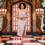 Arisa Cox Instagram - Glittering and glowing it up for #BBCAN11 Thank for this unusually soft rose gold look ✨ @lisawilliamsstyle @outheretoronto @suzannemckaybeauty @marklashjewelry @romieshakes @giuseppezanotti 📸 @joanna_bell_photographic_art