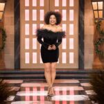 Arisa Cox Instagram - Finale-Eve GLAM #BBCAN11 Thank you for this dark velvet feathers look 🖤🖤🖤 @lisawilliamsstyle @gregorygravelinemakeup @romieshakes @marklashjewelry @louboutinworld @bigbrotherca @insight.productions 📸 @joanna_bell_photographic_art
