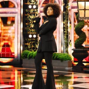 Arisa Cox Instagram - WHEW. Took a minute to digest the end of one of the wildest weeks of Big Brother I have ever been a part of… and that’s saying A LOT 🔥 What will you remember the most??? #BBCAN11
.
Big Love 🖤 to the squad for the dark fantasy look of my dreams… @lisawilliamsstyle @gregorygravelinemakeup @romieshakes @marklashjewelry @awake_mode @joanna_bell_photographic_art @bigbrotherca @globaltv