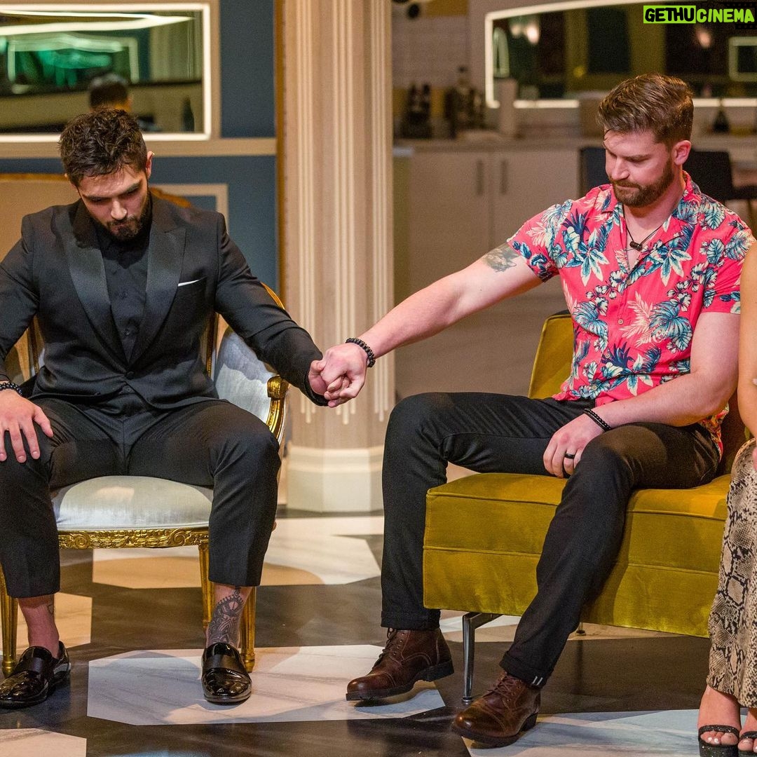 Arisa Cox - 1.3K Likes - Roberto!!! #BBCAN11
The monster player with a monster heart, the gorgeous strategist with the gift of zen and joy, a lover not a fighter, so loyal he couldn’t fathom the disloyalty of others until it was too late. We’ll miss you in there! @robblopezz @bigbrotherca @globaltv