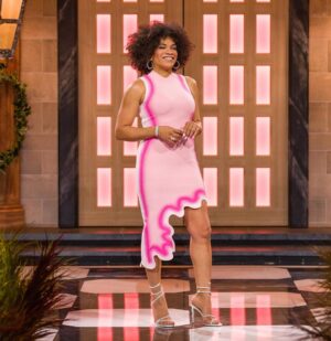 Arisa Cox Instagram - Pink is so underrated, honestly 💕 #BBCAN11
Thank you @lisawilliamsstyle & co for this scalloped confection of a look to end off a deliciously chaotic trio of shows last week 👀 
.
@bigbrotherca @lisawilliamsstyle @gregorygravelinemakeup @marklashjewelry @ph5official @renecaovilla @joanna_bell_photographic_art @unitphotog