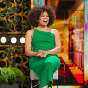 Arisa Cox Instagram - The look 💚 #BBCAN11
Green means good luck, right? 
Shout out to the teammm 🦋
@lisawilliamsstyle @gregorygravelinemakeup @saltfinejewelry @roland_mouret @sophiawebster @bigbrotherca @joanna_bell_photographic_art