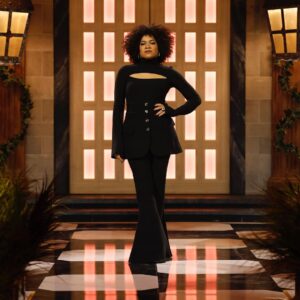 Arisa Cox Instagram - WHEW. Took a minute to digest the end of one of the wildest weeks of Big Brother I have ever been a part of… and that’s saying A LOT 🔥 What will you remember the most??? #BBCAN11
.
Big Love 🖤 to the squad for the dark fantasy look of my dreams… @lisawilliamsstyle @gregorygravelinemakeup @romieshakes @marklashjewelry @awake_mode @joanna_bell_photographic_art @bigbrotherca @globaltv