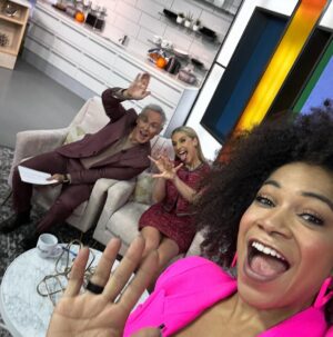 Arisa Cox Instagram - Casting #BBCAN12 is a VIBE! Had to pop up to remind you that the casting deadline for our new season is coming up FAST… so now is the time to stop procrastinating and get your audition in! We’re looking for originals, for fearless players, for unique, strong personalities ready to sign up for the adventure of their lives! Deadline Nov 15! Deets at bigbrothercanada.ca @bigbrotherca @kassting @lisawilliamsstyle