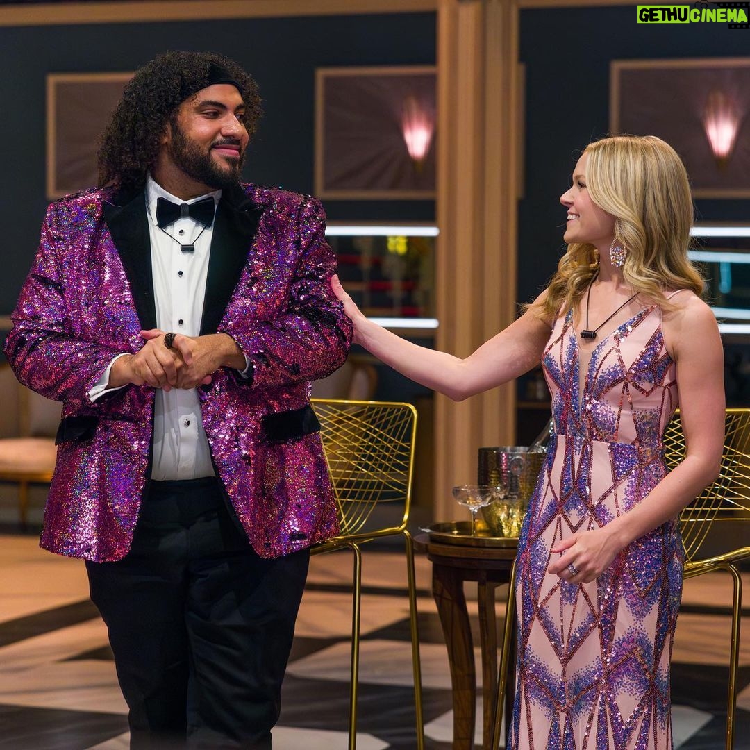 Arisa Cox Instagram - Daniel!!!!!! #BBCAN11 What an unlikely journey, what a unique player, beloved by all in one of the wildest and most cutthroat seasons we’ve ever seen! A true gamer and DR King, he positioned himself between massive threats and bigger targets, deftly laughing through the game by staying flexible, clever, and most importantly, lovable. The last surviving member of The Crown, protected almost the entire time, he played hard until he could no longer. Final 3 baby!!!! @danfizpat @bigbrotherca @lisawilliamsstyle @joanna_bell_photographic_art @go_unitphoto @unitphotog